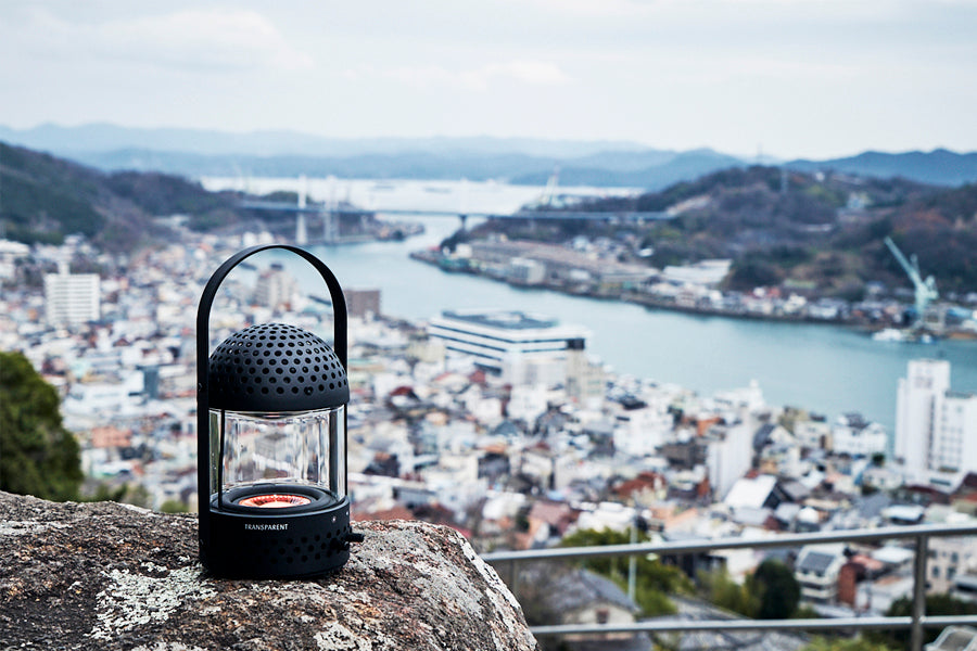 キャンプの新定番の予感？トランスペアレント初のポータブルスピーカー「Light Speaker」レビュー