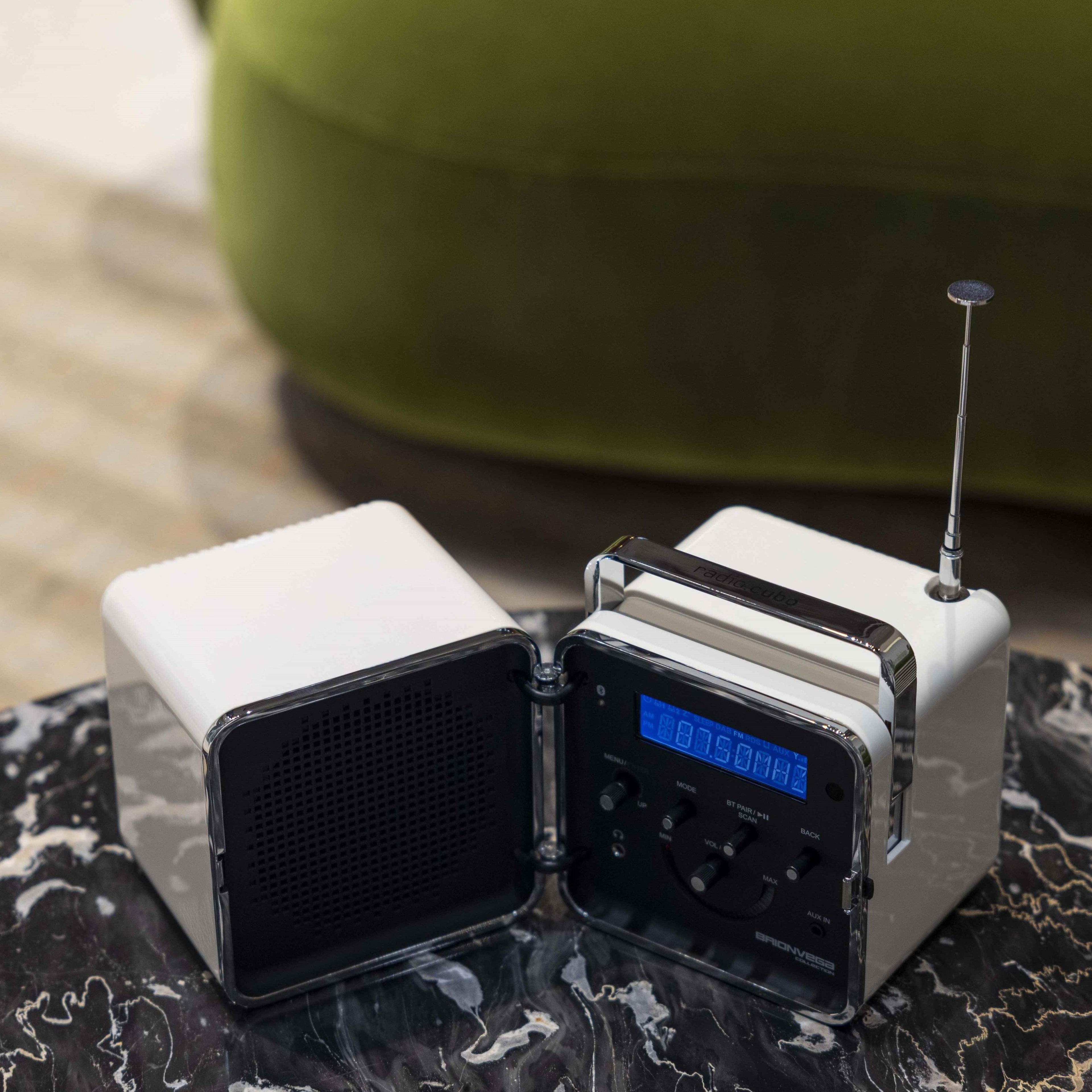 radio.cubo （ラジオクーボ）| BRIONVEGA | ブリオンベガ | ポータブルラジオスピーカー